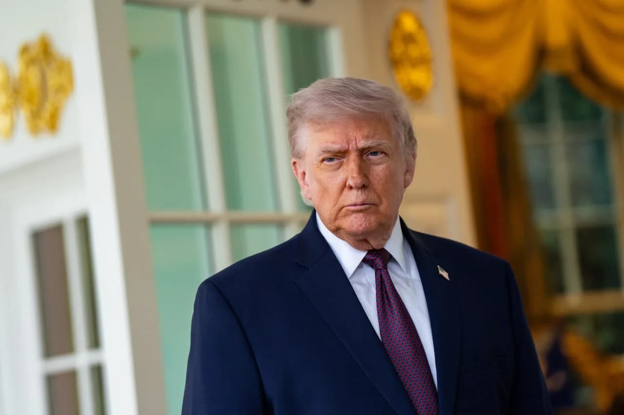 Трамп объявил о планах открыть Ормузский пролив для международного судоходства