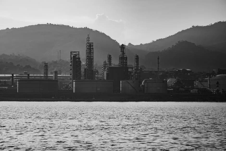 Александр Новак: восстановление работы нефтеперерабатывающих заводов стабилизирует рынок топлива