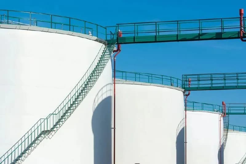 Правительство потребовало от нефтяных компаний нарастить поставки топлива в российские регионы