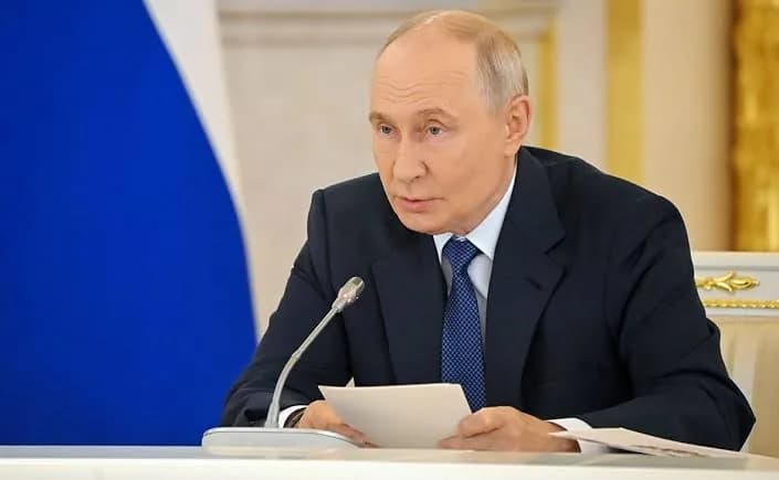 Президент РФ поручил увязать тарифы ЖКХ с уровнем реальных доходов населения