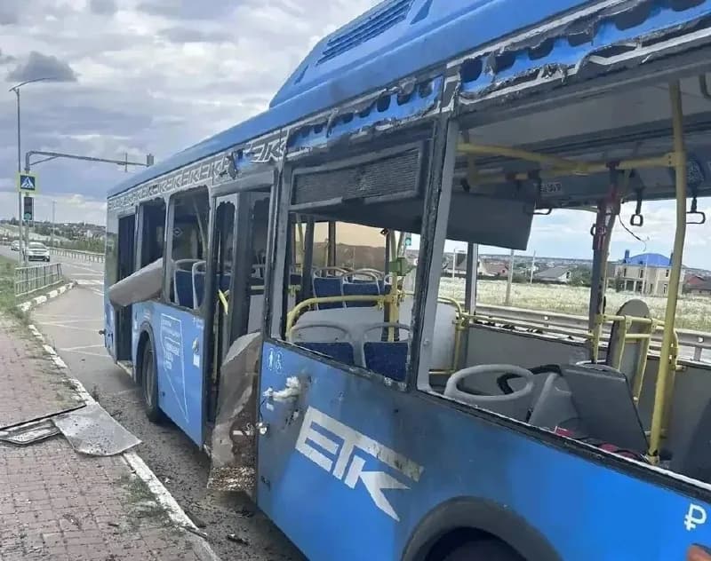В Белгородской области при атаке беспилотника на пассажирский автобус пострадали восемь человек