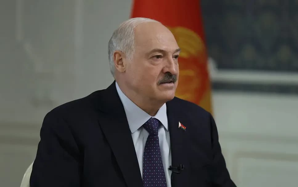 Лукашенко возглавил расследование удара по автобусу с детьми в Брянской области