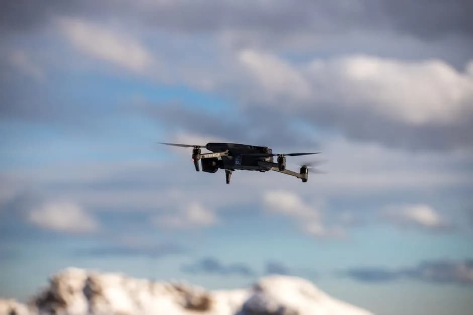 DJI представила систему экстренного спасения для беспилотников серии Matrice 400