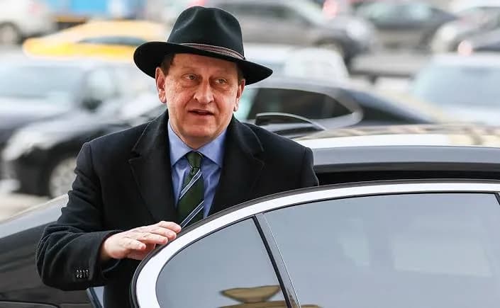 Посол Германии Александер Ламбсдорфф завершает дипломатическую миссию в России