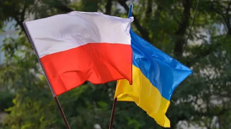 Варшава выразила обеспокоенность планами Киева по созданию мемориального пантеона