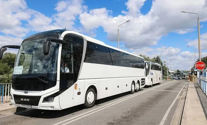 Латвия планирует полное прекращение автобусного сообщения с Россией в 2027 году