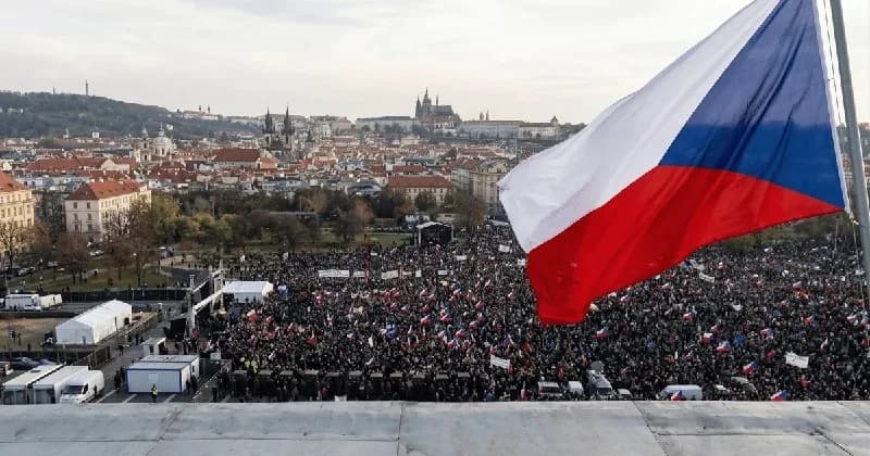 В чешском парламенте инициировали пересмотр решения о вручении высшей государственной награды