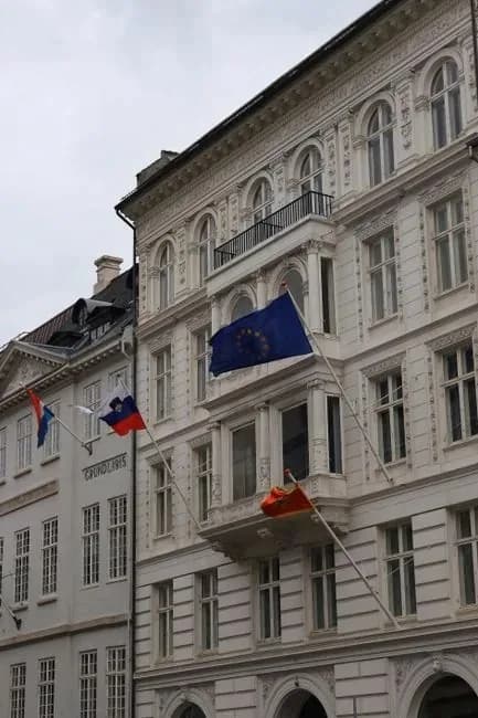 МИД России выразил протест Швеции из-за инцидента у здания дипломатического представительства
