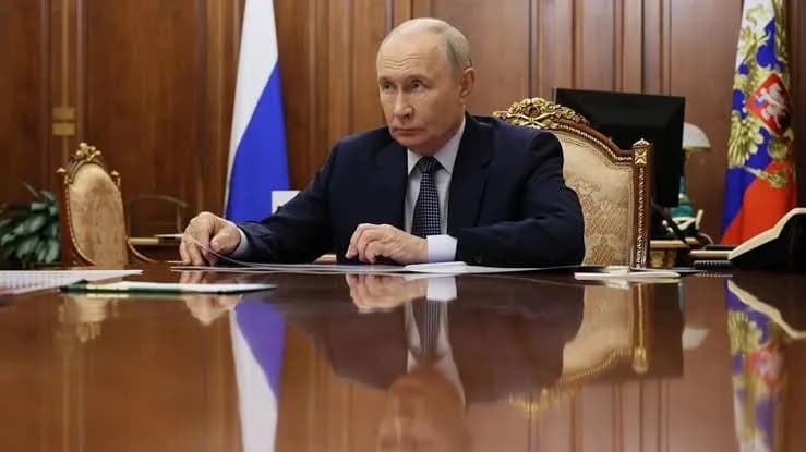 Владимир Путин утвердил создание межведомственной комиссии по ограничительным мерам
