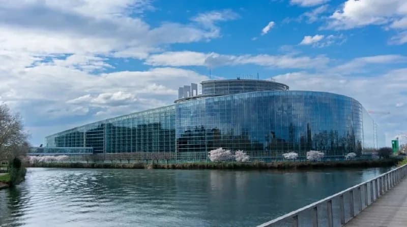ЕС выразил недовольство после нового решения президента Украины
