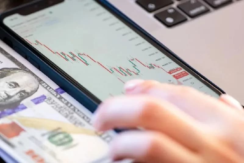 Российский фондовый рынок демонстрирует попытки восстановления вблизи отметки 2350 пунктов по индексу IMOEX