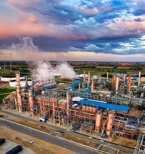 Объемы нефтедобычи в России опустились ниже отметки в 9 миллионов баррелей в сутки
