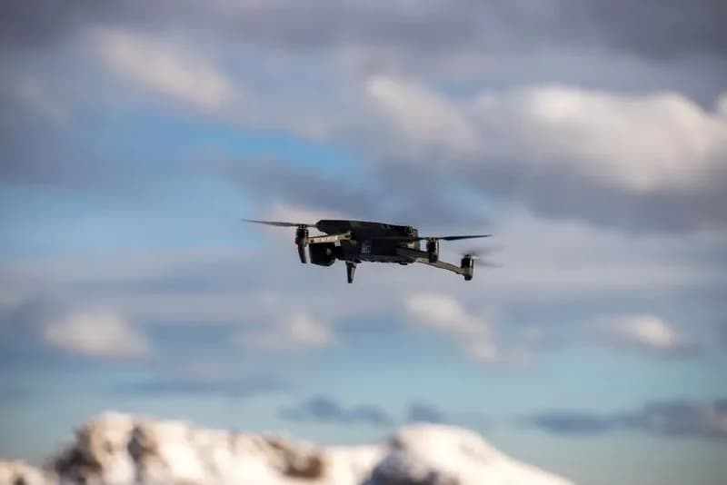 DJI представила систему экстренного спасения для беспилотников серии Matrice 400