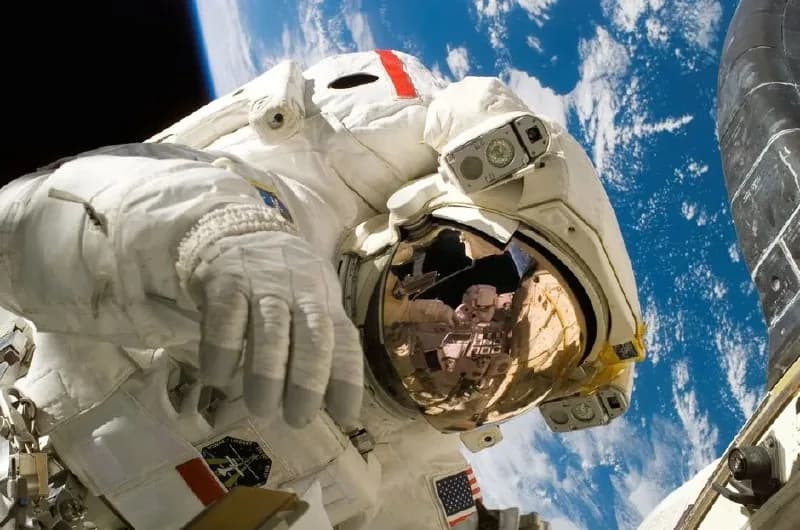 Успешное завершение работ в открытом космосе: экипаж МКС отремонтировал манипулятор Canadarm2