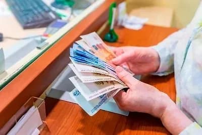 Доходность по рублевым вкладам в крупнейших банках РФ начала расти