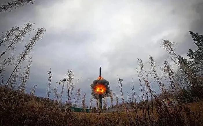 Геополитические риски: эксперты проанализировали последствия размещения ядерного вооружения у границ РФ