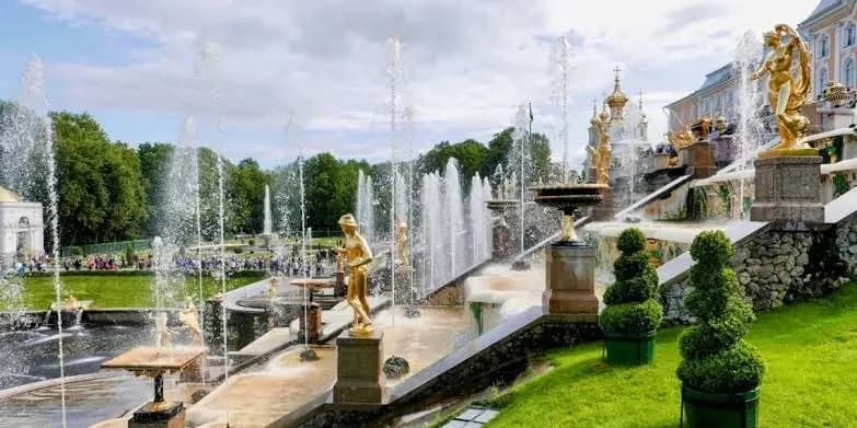 Инцидент с беспилотным летательным аппаратом зафиксирован в Петергофе