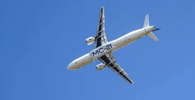 Итоги летнего сезона: динамика пассажирских авиаперевозок в России в 2026 году